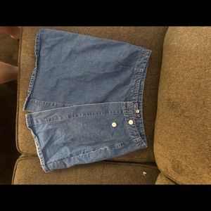 High waisted skirt with button